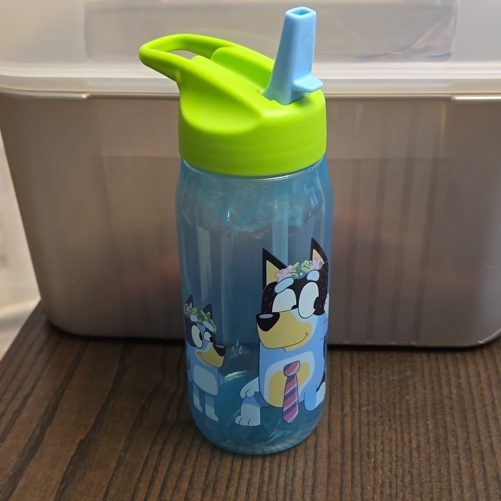 New never used Bluey Sip kids water bottle 16 oz